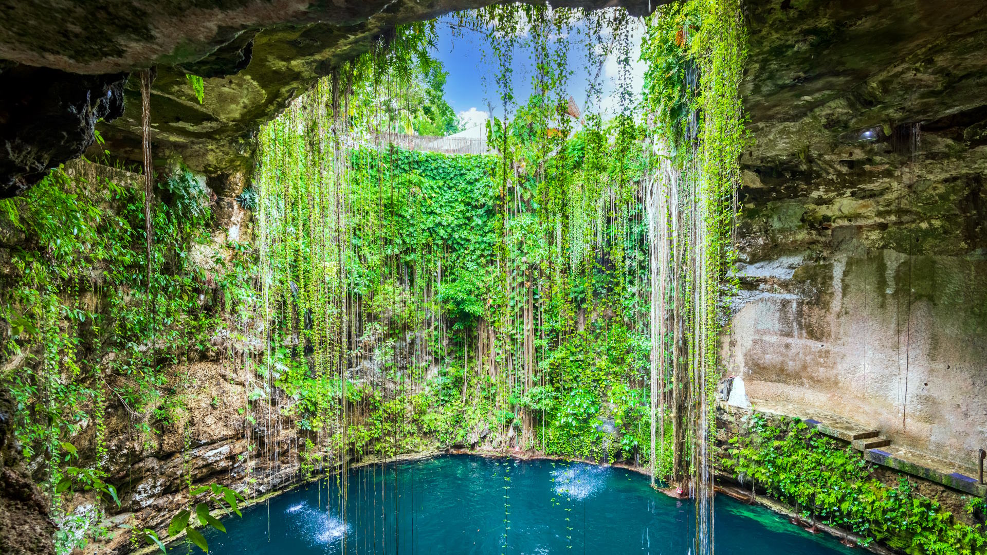 Cenote Ik Kil en Riviera Maya