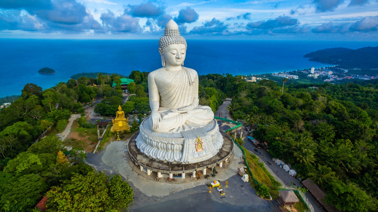 Estatua gigante de Buda en Phuket, Tailandia