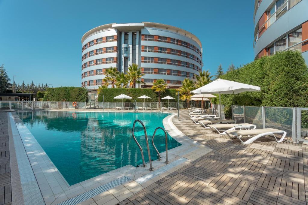 Piscina del hotel Abades Nevada Palace 4*